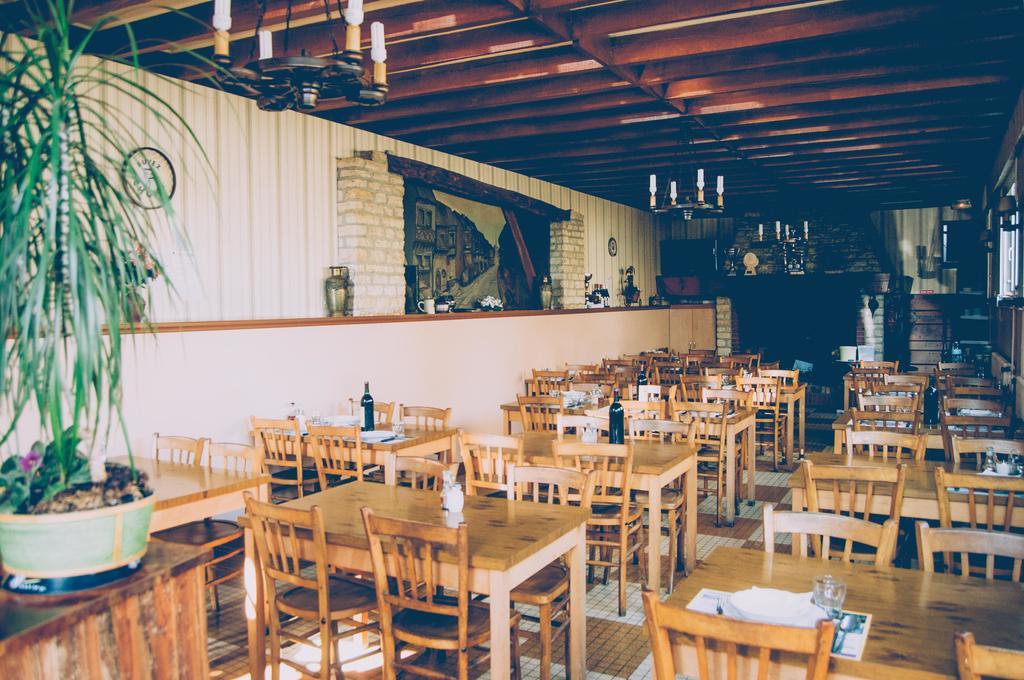 Hotel Restaurant Maurice Châteauroux Buitenkant foto